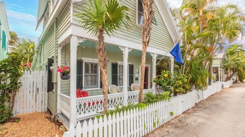 Pineapple Conch House