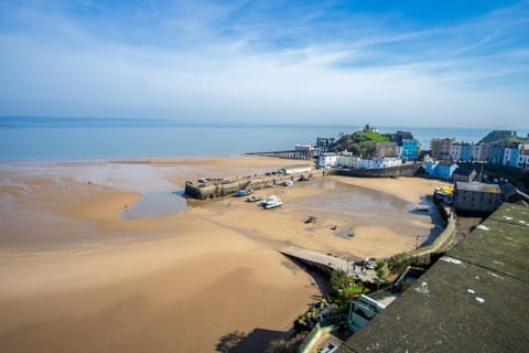 Captains Lookout - 1 Bedroom Apartment - Tenby (27764)