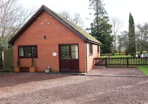 Byefield Lodge