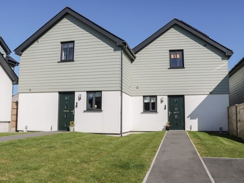 3 Parc Delfryn