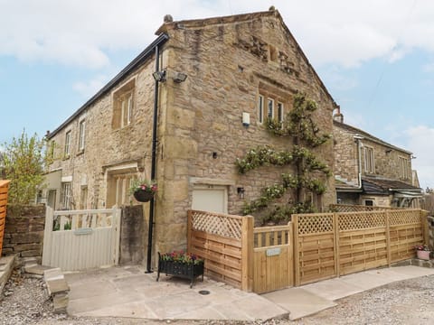 Pear Tree Cottage at Hey Farm