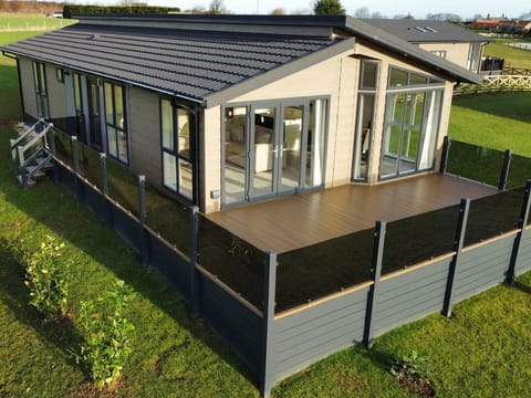 Holly Lodge