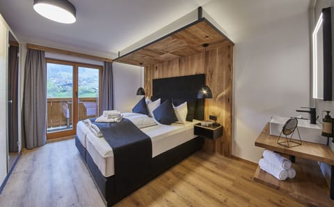 Deluxe Condo, Mountain View
