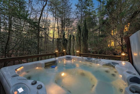 The Reward at Goose Island - Hot Tub Views
