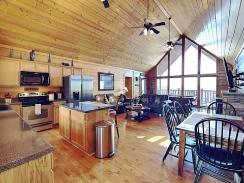 Studio (2 Bedrooms) | Property amenity