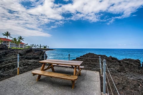 Condo, Multiple Beds (KKSR#4303 Direct Oceanfront, Top Floo) | Outdoor dining