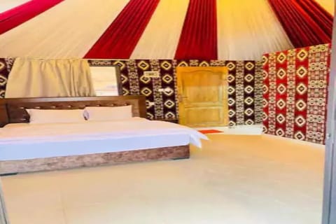 Basic Single Room | In-room safe, iron/ironing board, free WiFi