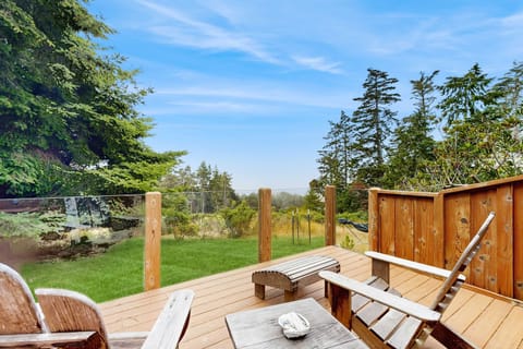 Step onto the deck and breathe in the fresh sea air while enjoying ocean views—perfect for morning coffee or evening stargazing.