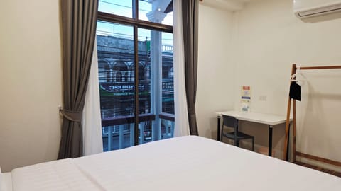 Standard Double Room | Desk, iron/ironing board, free WiFi, bed sheets