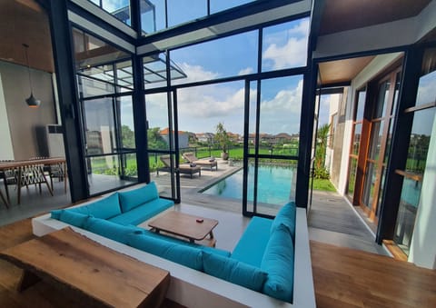 Grand Villa, 4 Bedrooms, Pool View | Living area