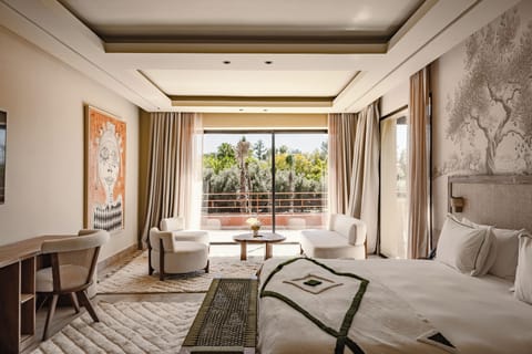 Suite | Desk, free WiFi