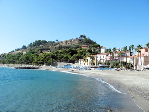 Water, Body Of Water, Coast, Coastal And Oceanic Landforms, Beach, Summer, Sea, Shore, Ocean, Vacation