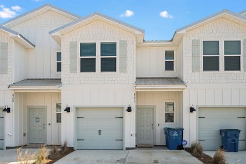 Lost Bay - Orange Beach, AL - Signature Properties