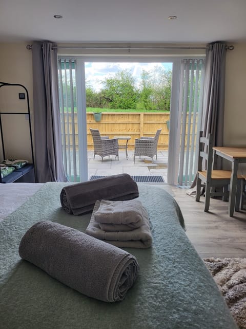 Deluxe Double Room, Hot Tub (Deers Rest) | Bed sheets