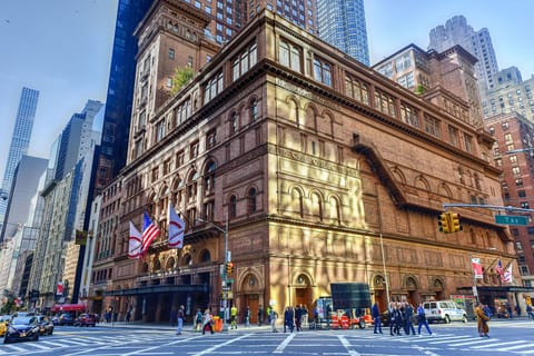 Stroll through a landmark-filled neighborhood surrounded by classic architecture.