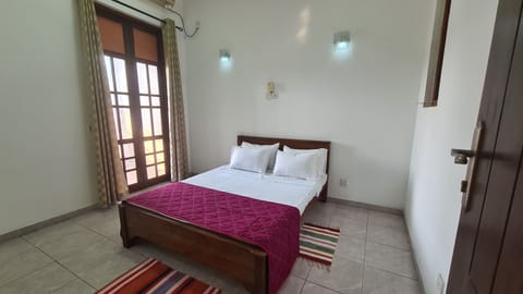 Comfort Apartment, Balcony | Iron/ironing board