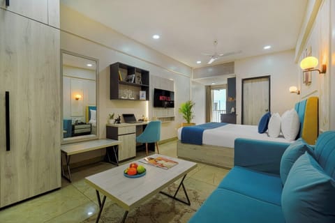Premium Studio | Desk, laptop workspace, soundproofing, free WiFi