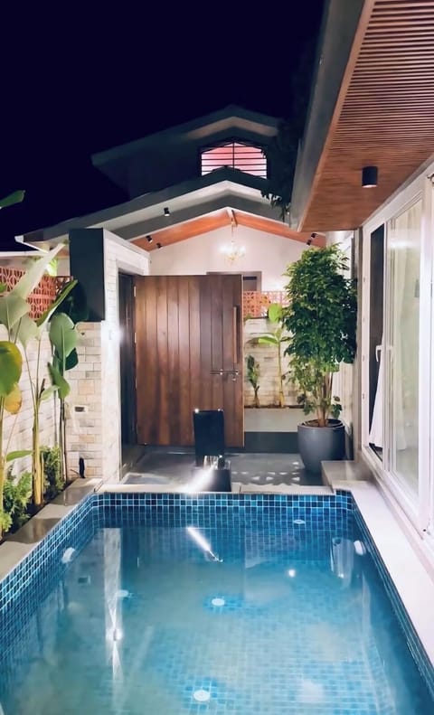 Executive Apartment | Pool | Indoor pool