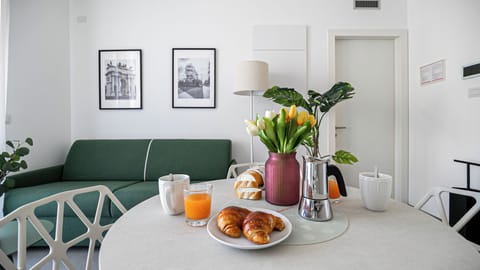 Apartment (1 Bedroom) | Interior