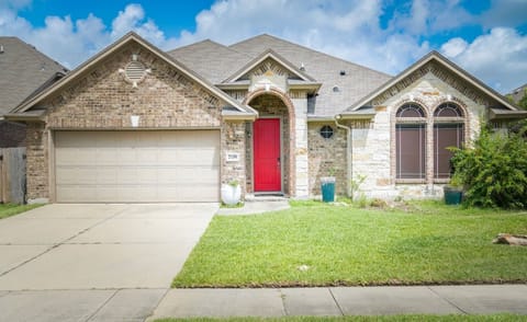 Welcoming home with great curb appeal, private driveway, and easy self check-in.