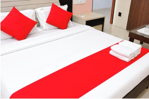 Deluxe Triple Room | Hypo-allergenic bedding, desk, soundproofing, free WiFi