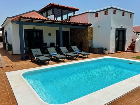 The stunning pool