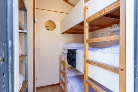 House | 1 bedroom, bed sheets