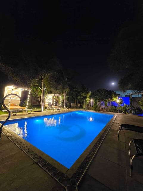12 outdoor pools