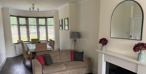 Lounge at Escape & Estates Serviced Accommodation & Short Lets 			