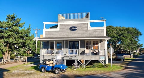 Albert's by the Lighthouse