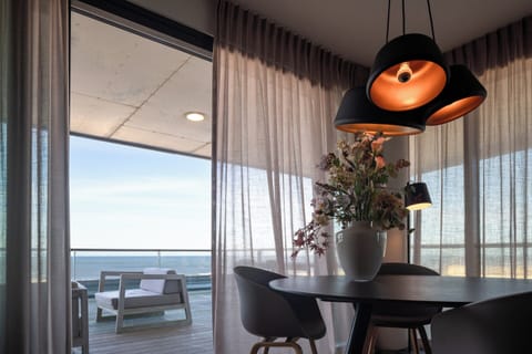 Apartment | Dining