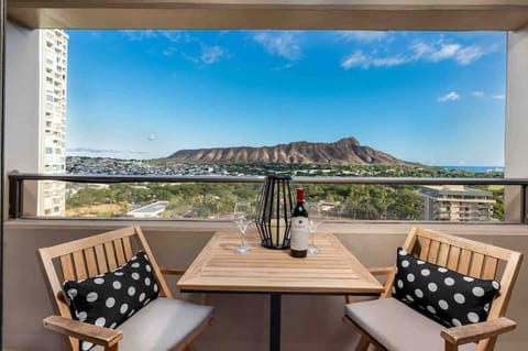 Enjoy a drink on the lanai after a day at the beach!  Amazing views of Diamond Head and the ocean.