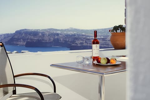 BALCONY SEA VIEW