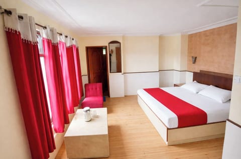 Hypo-allergenic bedding, desk, soundproofing, free WiFi