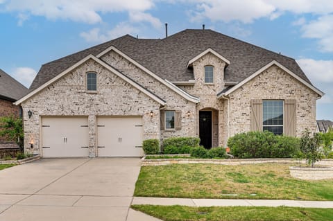 Oak Point Vacation Rental | 6BR | 3.5BA | 3,706 Sq Ft