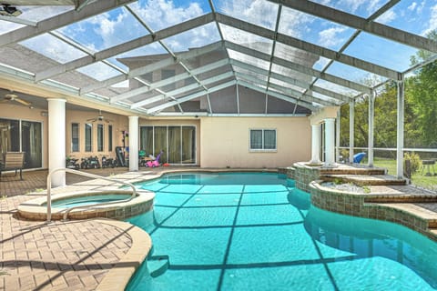 Spring Hill Vacation Rental | 2BR | 2BA | 221 Sq Ft