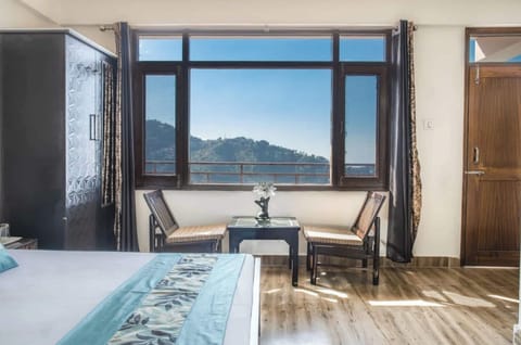 Standard Double Room, Balcony, Mountain View | Hypo-allergenic bedding, desk, soundproofing, free WiFi