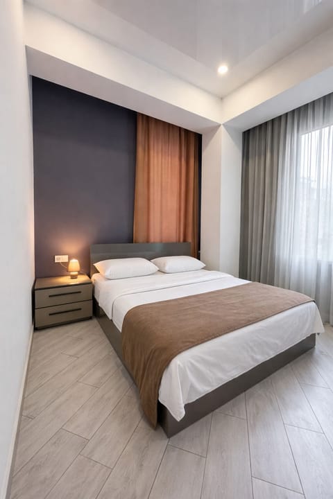 Family Double Room | Desk, soundproofing, free WiFi