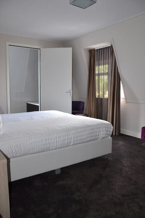 Stretch out in a spacious room with soft, quiet corners.