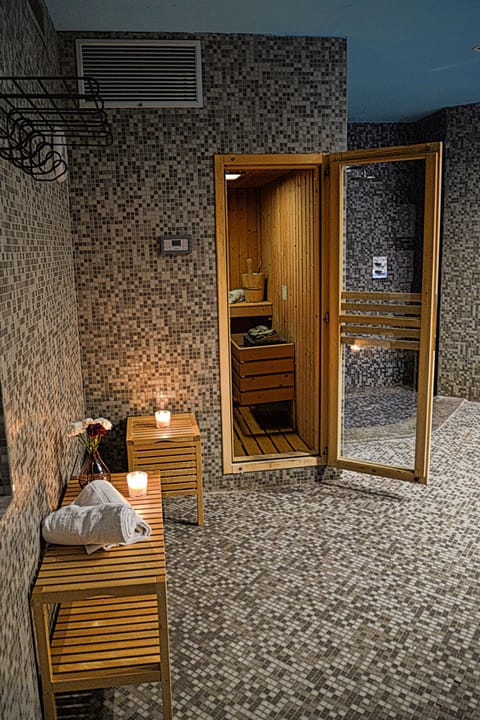 Turkish bath, hydrotherapy, massage/treatment rooms