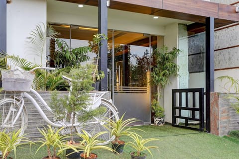 House | Reception