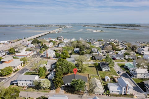 3 Blocks to all the Swansboro waterfront fun stuff
