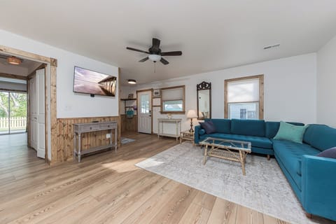 Open Floor Plan - Living Room Hang Out Zone  