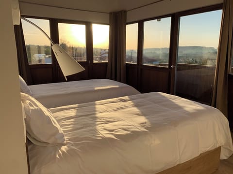 Twin Room, Mountain View | Free WiFi