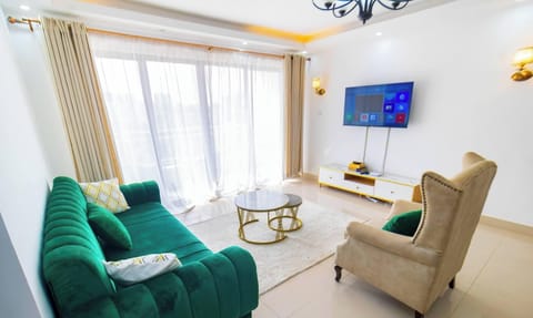 Apartment, 2 Bedrooms, Accessible, Smoking | Living area
