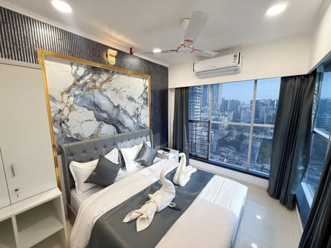 Junior Suite, City View | Free WiFi, bed sheets