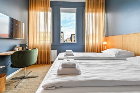 Deluxe Double Room | Desk, laptop workspace, WiFi (free), bed sheets