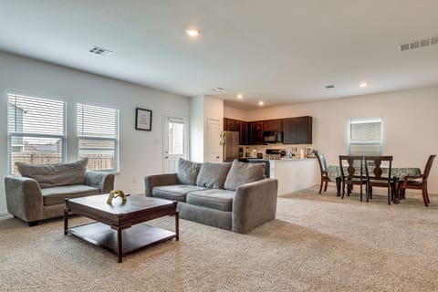 House (4 Bedrooms) | Front of property