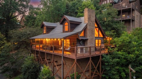 Welcome to your Smoky Mountain escape, tucked into a peaceful resort setting just minutes from the heart of Pigeon Forge.