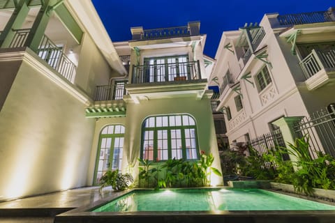 Private pool